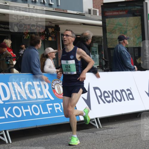 15.09.2024 - PSD Bank Halbmarathon Michael Strokosch http://msf.ph/oto/7083128 15.09.2024 11:20:29 Ziel 424, 618, 619, 647, 649, 651, 669, 852, 861, 880, 898, 1068 meine-sportfotos.de