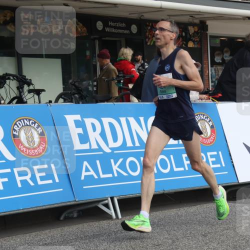 15.09.2024 - PSD Bank Halbmarathon Michael Strokosch http://msf.ph/oto/7083131 15.09.2024 11:20:29 Ziel 424, 618, 619, 647, 649, 651, 669, 852, 861, 880, 898, 1068 meine-sportfotos.de