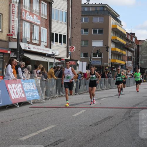 15.09.2024 - PSD Bank Halbmarathon Michael Strokosch http://msf.ph/oto/7083156 15.09.2024 11:20:31 Ziel 424, 618, 647, 649, 651, 669, 676, 852, 861, 880, 898, 1068 meine-sportfotos.de