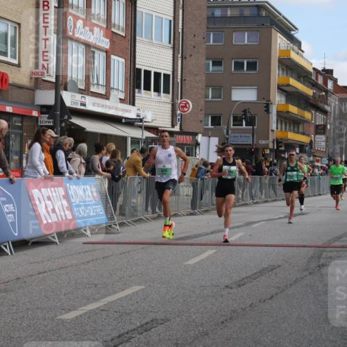 15.09.2024 - PSD Bank Halbmarathon Michael Strokosch http://msf.ph/oto/7083161 15.09.2024 11:20:31 Ziel 424, 618, 647, 649, 651, 669, 676, 852, 861, 880, 898, 1068 meine-sportfotos.de