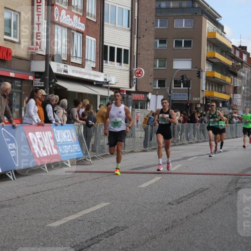 15.09.2024 - PSD Bank Halbmarathon Michael Strokosch http://msf.ph/oto/7083165 15.09.2024 11:20:31 Ziel 424, 618, 647, 649, 651, 669, 676, 852, 861, 880, 898, 1068 meine-sportfotos.de