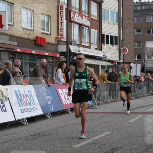 15.09.2024 - PSD Bank Halbmarathon Michael Strokosch http://msf.ph/oto/7083208 15.09.2024 11:20:34 Ziel 411, 424, 618, 647, 649, 651, 676, 821, 861, 880, 898, 1067, 1068 meine-sportfotos.de