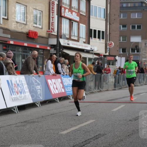 15.09.2024 - PSD Bank Halbmarathon Michael Strokosch http://msf.ph/oto/7083222 15.09.2024 11:20:35 Ziel 411, 424, 618, 649, 651, 676, 821, 880, 898, 1067, 1068 meine-sportfotos.de