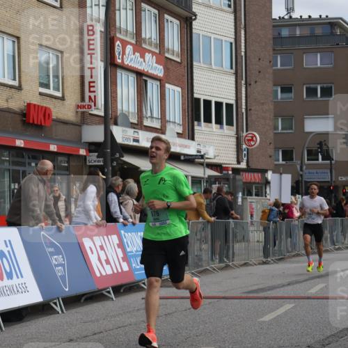 15.09.2024 - PSD Bank Halbmarathon Michael Strokosch http://msf.ph/oto/7083255 15.09.2024 11:20:37 Ziel 411, 424, 618, 649, 651, 676, 821, 880, 898, 1067, 1068 meine-sportfotos.de