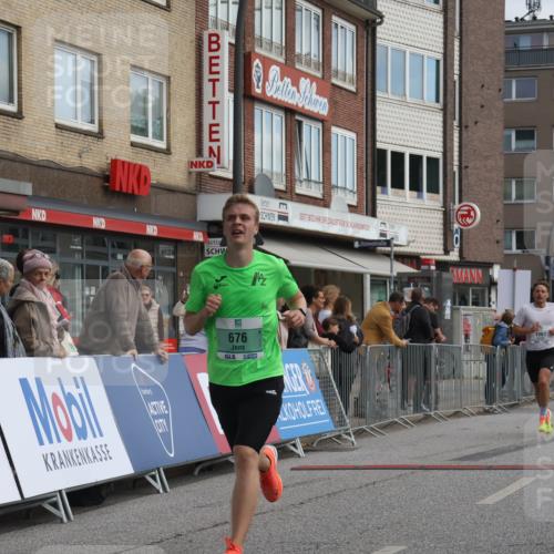 15.09.2024 - PSD Bank Halbmarathon Michael Strokosch http://msf.ph/oto/7083260 15.09.2024 11:20:38 Ziel 411, 424, 618, 622, 649, 651, 676, 821, 880, 898, 1067, 1068 meine-sportfotos.de