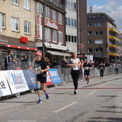 15.09.2024 - PSD Bank Halbmarathon Michael Strokosch http://msf.ph/oto/7083338 15.09.2024 12:29:32 Ziel 2093, 3055, 3091, 3334, 3385 meine-sportfotos.de