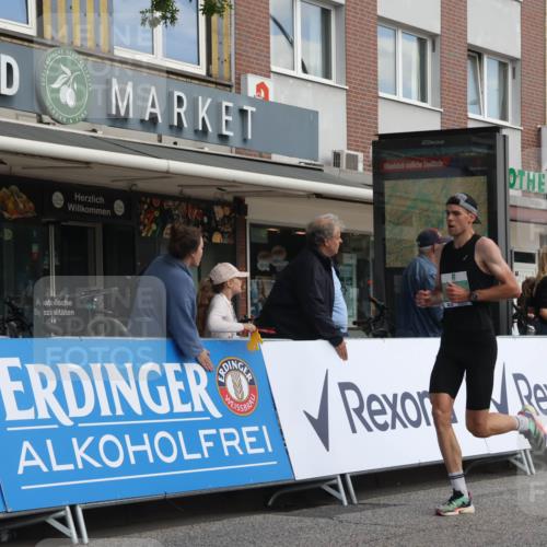15.09.2024 - PSD Bank Halbmarathon Michael Strokosch http://msf.ph/oto/7083373 15.09.2024 11:20:45 Ziel 411, 618, 622, 625, 649, 676, 821, 850, 880, 898, 1008, 1067 meine-sportfotos.de