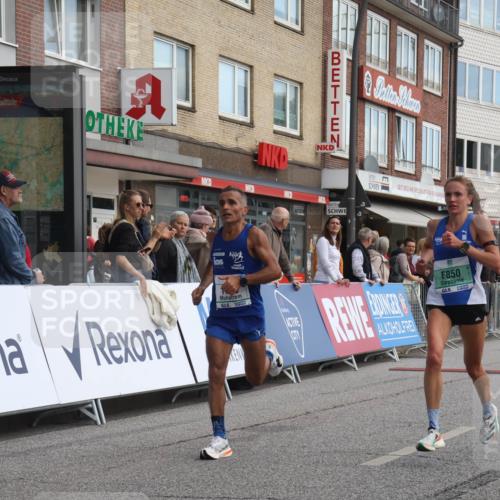 15.09.2024 - PSD Bank Halbmarathon Michael Strokosch http://msf.ph/oto/7083387 15.09.2024 11:20:46 Ziel 411, 618, 622, 625, 676, 821, 850, 898, 1008, 1020, 1067 meine-sportfotos.de