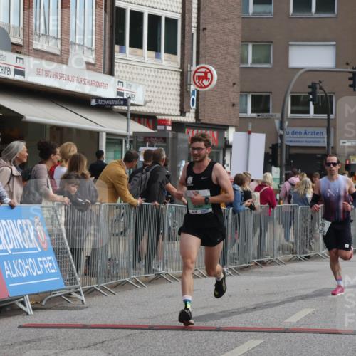 15.09.2024 - PSD Bank Halbmarathon Michael Strokosch http://msf.ph/oto/7083411 15.09.2024 11:20:50 Ziel 411, 557, 622, 625, 676, 821, 850, 875, 1008, 1020, 1067 meine-sportfotos.de