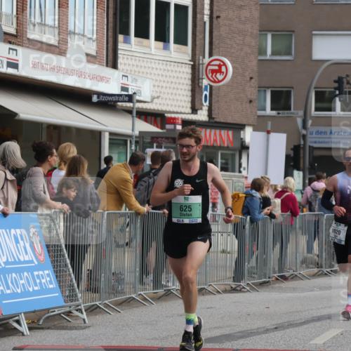 15.09.2024 - PSD Bank Halbmarathon Michael Strokosch http://msf.ph/oto/7083415 15.09.2024 11:20:50 Ziel 411, 557, 622, 625, 676, 821, 850, 875, 1008, 1020, 1067 meine-sportfotos.de