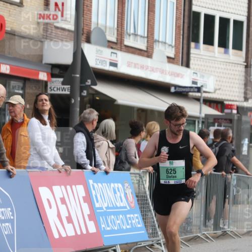 15.09.2024 - PSD Bank Halbmarathon Michael Strokosch http://msf.ph/oto/7083425 15.09.2024 11:20:51 Ziel 411, 557, 622, 625, 821, 850, 875, 1008, 1020, 1067 meine-sportfotos.de