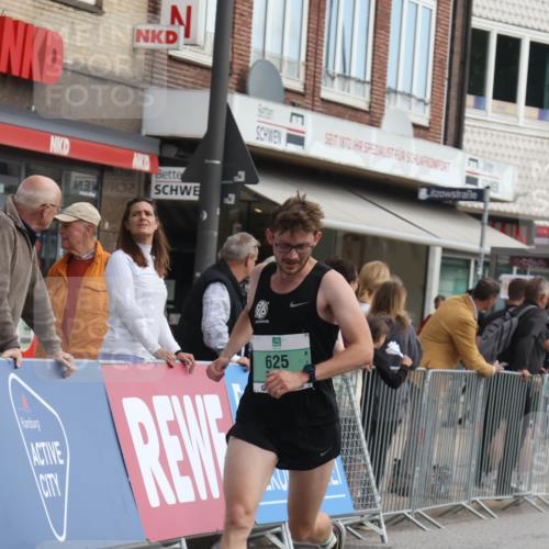 15.09.2024 - PSD Bank Halbmarathon Michael Strokosch http://msf.ph/oto/7083436 15.09.2024 11:20:51 Ziel 411, 557, 622, 625, 821, 850, 875, 1008, 1020, 1067 meine-sportfotos.de