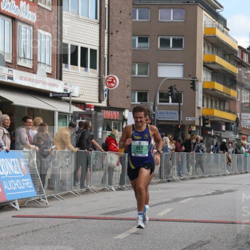 15.09.2024 - PSD Bank Halbmarathon Michael Strokosch http://msf.ph/oto/7083498 15.09.2024 11:20:56 Ziel 557, 622, 625, 850, 875, 1008, 1020 meine-sportfotos.de