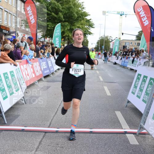15.09.2024 - PSD Bank Halbmarathon Strokosch-Dieckow http://msf.ph/oto/7083519 15.09.2024 12:26:48 Ziel 2183, 2186, 3237, 3489 meine-sportfotos.de