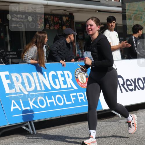 15.09.2024 - PSD Bank Halbmarathon Michael Strokosch http://msf.ph/oto/7083524 15.09.2024 12:29:44 Ziel 2093, 2291, 2454, 3091, 3270, 3334, 3362, 3385 meine-sportfotos.de