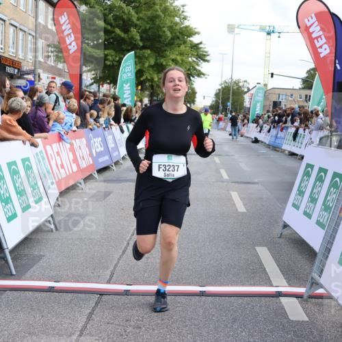 15.09.2024 - PSD Bank Halbmarathon Strokosch-Dieckow http://msf.ph/oto/7083541 15.09.2024 12:26:48 Ziel 2183, 2186, 3237, 3489 meine-sportfotos.de