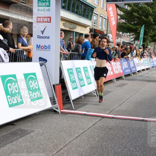 15.09.2024 - PSD Bank Halbmarathon Strokosch-Dieckow http://msf.ph/oto/7083556 15.09.2024 11:19:05 Ziel 420, 584, 849, 866, 1066, 1085 meine-sportfotos.de
