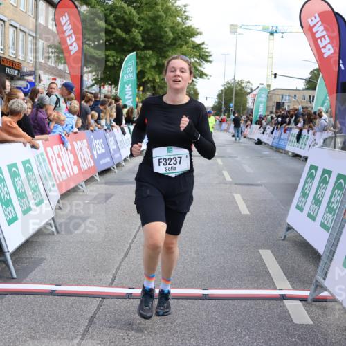 15.09.2024 - PSD Bank Halbmarathon Strokosch-Dieckow http://msf.ph/oto/7083595 15.09.2024 12:26:48 Ziel 2183, 2186, 3237, 3489 meine-sportfotos.de