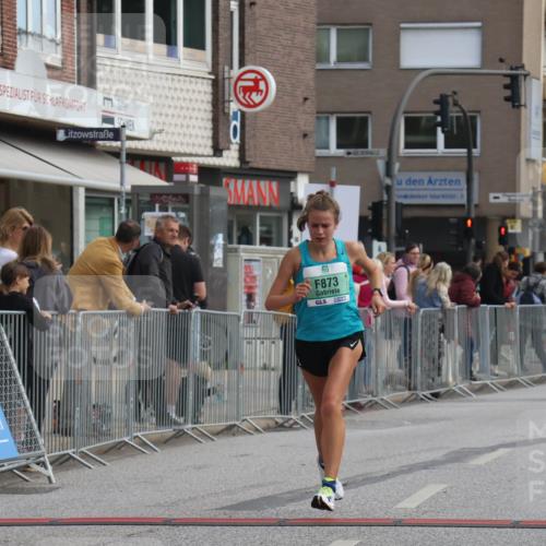 15.09.2024 - PSD Bank Halbmarathon Michael Strokosch http://msf.ph/oto/7083624 15.09.2024 11:21:09 Ziel 557, 648, 873, 875 meine-sportfotos.de