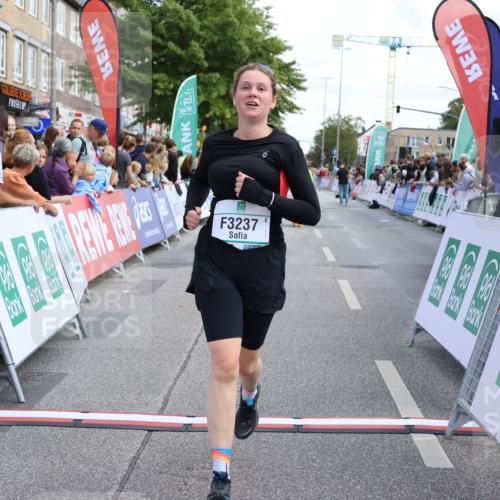 15.09.2024 - PSD Bank Halbmarathon Strokosch-Dieckow http://msf.ph/oto/7083652 15.09.2024 12:26:48 Ziel 2183, 2186, 3237, 3489 meine-sportfotos.de