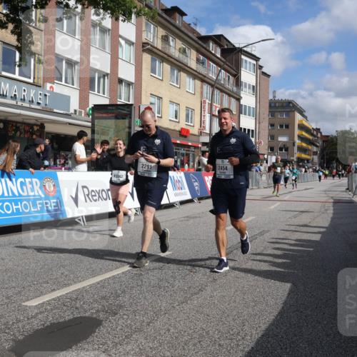 15.09.2024 - PSD Bank Halbmarathon Michael Strokosch http://msf.ph/oto/7083660 15.09.2024 12:29:51 Ziel 1390, 2291, 2454, 3091, 3270, 3362 meine-sportfotos.de