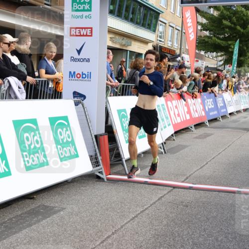 15.09.2024 - PSD Bank Halbmarathon Strokosch-Dieckow http://msf.ph/oto/7083663 15.09.2024 11:19:05 Ziel 420, 584, 849, 866, 1066, 1085 meine-sportfotos.de