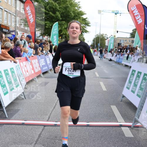 15.09.2024 - PSD Bank Halbmarathon Strokosch-Dieckow http://msf.ph/oto/7083677 15.09.2024 12:26:48 Ziel 2183, 2186, 3237, 3489 meine-sportfotos.de