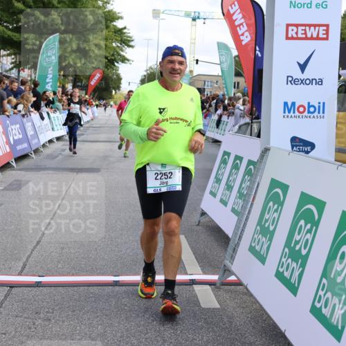 15.09.2024 - PSD Bank Halbmarathon Strokosch-Dieckow http://msf.ph/oto/7083732 15.09.2024 12:26:57 Ziel 2009, 2252, 3128, 3237, 3374, 3489 meine-sportfotos.de