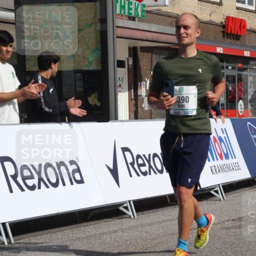 15.09.2024 - PSD Bank Halbmarathon Michael Strokosch http://msf.ph/oto/7083733 15.09.2024 12:29:58 Ziel 1390, 2291, 2454, 2889, 3270, 3349, 3362 meine-sportfotos.de