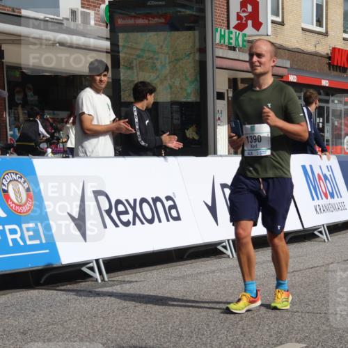 15.09.2024 - PSD Bank Halbmarathon Michael Strokosch http://msf.ph/oto/7083739 15.09.2024 12:29:58 Ziel 1390, 2291, 2454, 2889, 3270, 3349, 3362 meine-sportfotos.de