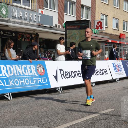 15.09.2024 - PSD Bank Halbmarathon Michael Strokosch http://msf.ph/oto/7083747 15.09.2024 12:29:59 Ziel 1390, 2291, 2454, 2889, 3349, 3362 meine-sportfotos.de