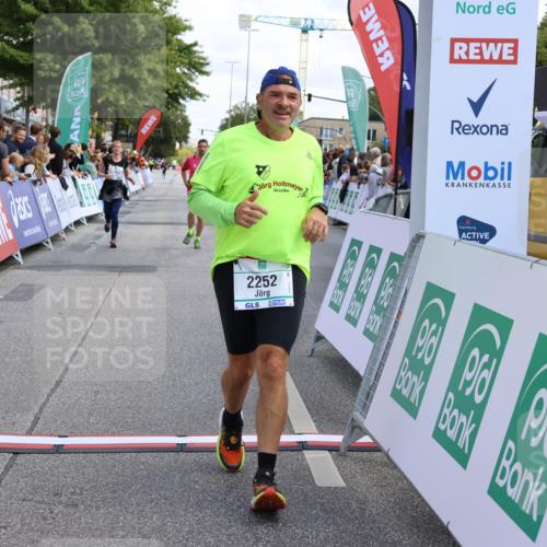 15.09.2024 - PSD Bank Halbmarathon Strokosch-Dieckow http://msf.ph/oto/7083755 15.09.2024 12:26:57 Ziel 2009, 2252, 3128, 3237, 3374, 3489 meine-sportfotos.de