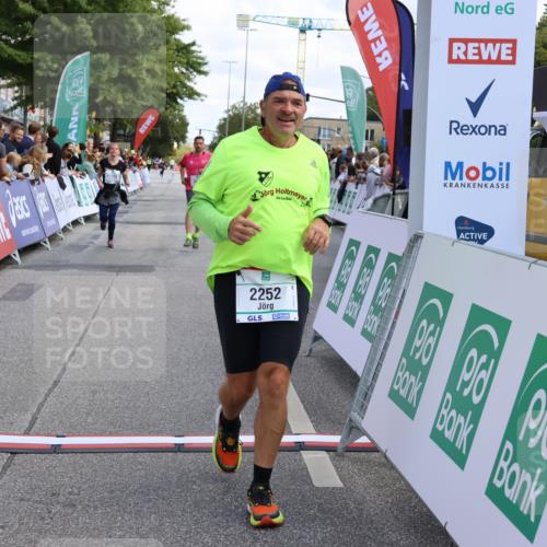 15.09.2024 - PSD Bank Halbmarathon Strokosch-Dieckow http://msf.ph/oto/7083789 15.09.2024 12:26:57 Ziel 2009, 2252, 3128, 3237, 3374, 3489 meine-sportfotos.de