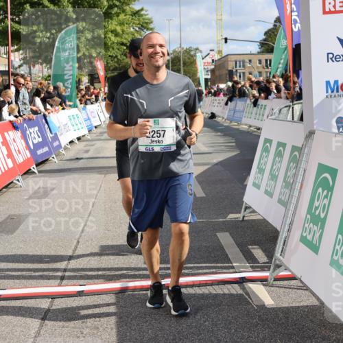 15.09.2024 - PSD Bank Halbmarathon Strokosch-Dieckow http://msf.ph/oto/7083968 15.09.2024 12:36:00 Ziel 1504, 1895, 2257, 2286, 3071 meine-sportfotos.de