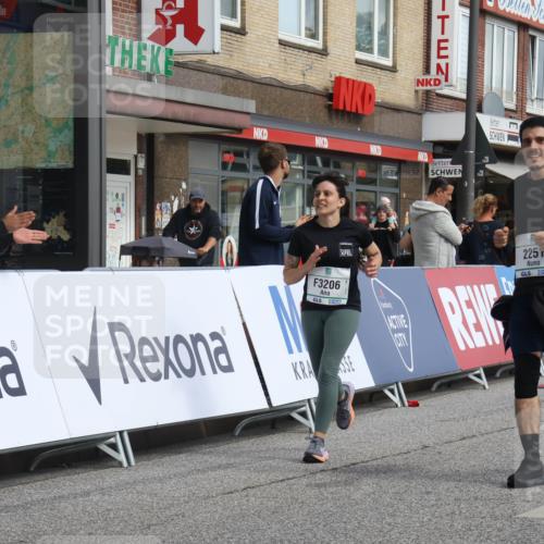 15.09.2024 - PSD Bank Halbmarathon Michael Strokosch http://msf.ph/oto/7083983 15.09.2024 12:30:22 Ziel 2111, 2251, 2299, 2447, 3206, 3261, 3276, 3346 meine-sportfotos.de