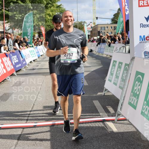 15.09.2024 - PSD Bank Halbmarathon Strokosch-Dieckow http://msf.ph/oto/7084000 15.09.2024 12:36:00 Ziel 1504, 1895, 2257, 2286, 3071 meine-sportfotos.de
