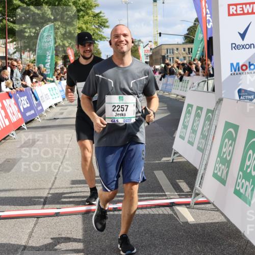 15.09.2024 - PSD Bank Halbmarathon Strokosch-Dieckow http://msf.ph/oto/7084084 15.09.2024 12:36:00 Ziel 1504, 1895, 2257, 2286, 3071 meine-sportfotos.de