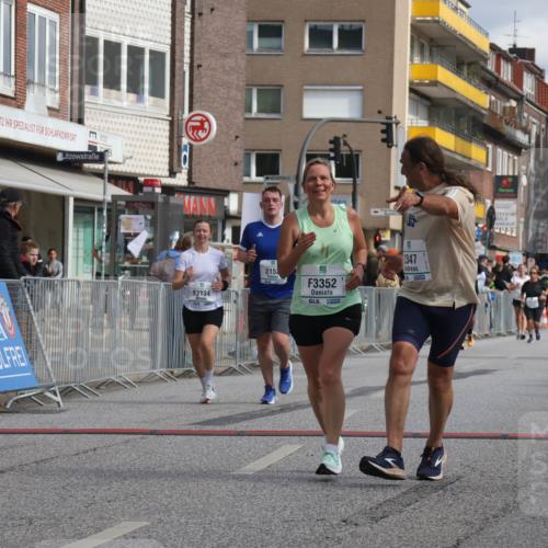 15.09.2024 - PSD Bank Halbmarathon Michael Strokosch http://msf.ph/oto/7084108 15.09.2024 12:30:38 Ziel 2152, 2347, 3134, 3346, 3352 meine-sportfotos.de
