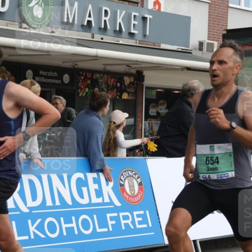 15.09.2024 - PSD Bank Halbmarathon Michael Strokosch http://msf.ph/oto/7084127 15.09.2024 11:22:06 Ziel 415, 419, 422, 631, 654, 876, 877 meine-sportfotos.de