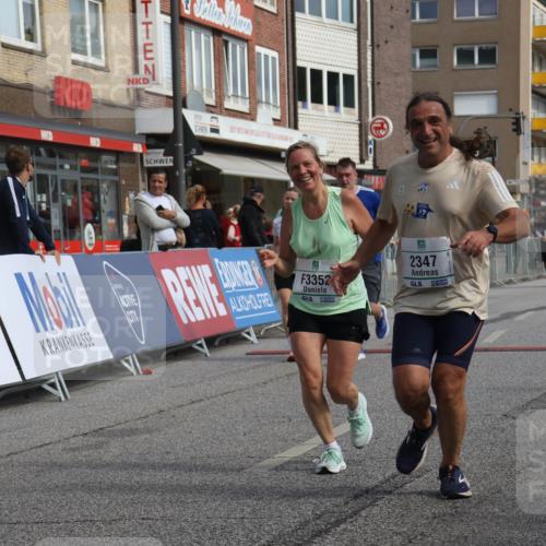 15.09.2024 - PSD Bank Halbmarathon Michael Strokosch http://msf.ph/oto/7084141 15.09.2024 12:30:40 Ziel 2152, 2347, 3134, 3352 meine-sportfotos.de