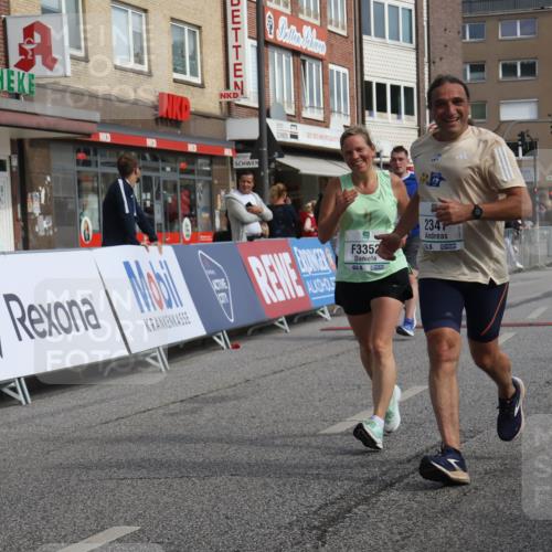 15.09.2024 - PSD Bank Halbmarathon Michael Strokosch http://msf.ph/oto/7084148 15.09.2024 12:30:40 Ziel 2152, 2347, 3134, 3352 meine-sportfotos.de