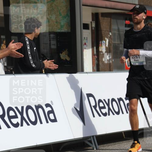 15.09.2024 - PSD Bank Halbmarathon Michael Strokosch http://msf.ph/oto/7084254 15.09.2024 12:30:52 Ziel 2152, 2261, 3134, 3211, 3279, 3312, 3414 meine-sportfotos.de