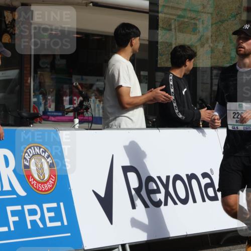 15.09.2024 - PSD Bank Halbmarathon Michael Strokosch http://msf.ph/oto/7084268 15.09.2024 12:30:52 Ziel 2152, 2261, 3134, 3211, 3279, 3312, 3414 meine-sportfotos.de