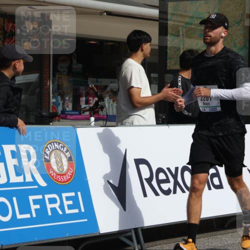 15.09.2024 - PSD Bank Halbmarathon Michael Strokosch http://msf.ph/oto/7084272 15.09.2024 12:30:53 Ziel 2152, 2259, 2261, 3134, 3211, 3279, 3312, 3414, 3542 meine-sportfotos.de