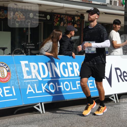 15.09.2024 - PSD Bank Halbmarathon Michael Strokosch http://msf.ph/oto/7084279 15.09.2024 12:30:53 Ziel 2152, 2259, 2261, 3134, 3211, 3279, 3312, 3414, 3542 meine-sportfotos.de