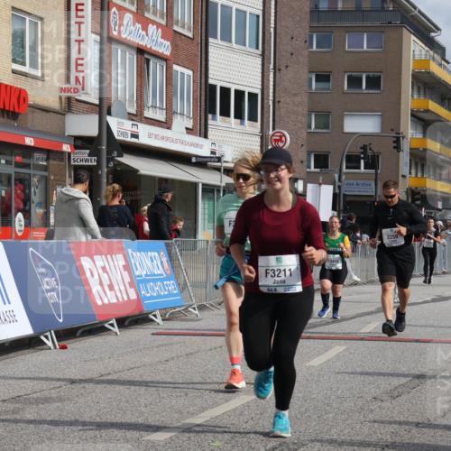 15.09.2024 - PSD Bank Halbmarathon Michael Strokosch http://msf.ph/oto/7084355 15.09.2024 12:30:59 Ziel 2259, 2261, 2858, 3211, 3279, 3312, 3414, 3416, 3542 meine-sportfotos.de