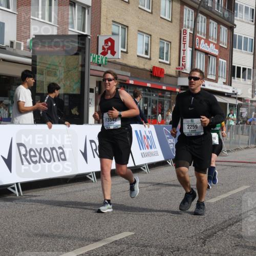 15.09.2024 - PSD Bank Halbmarathon Michael Strokosch http://msf.ph/oto/7084428 15.09.2024 12:31:04 Ziel 1948, 1961, 2259, 2858, 3089, 3211, 3279, 3312, 3414, 3416, 3486, 3542 meine-sportfotos.de