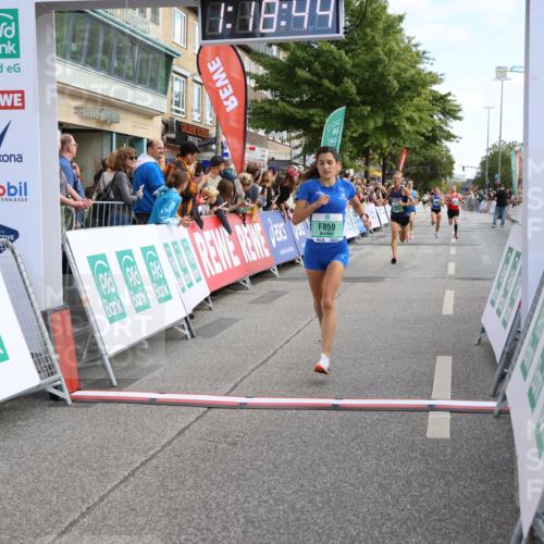 15.09.2024 - PSD Bank Halbmarathon Strokosch-Dieckow http://msf.ph/oto/7084450 15.09.2024 11:19:35 Ziel 401, 628, 630, 640, 822, 859, 887, 1070 meine-sportfotos.de