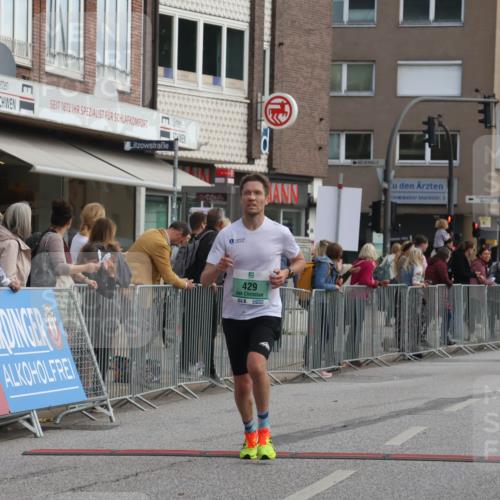 15.09.2024 - PSD Bank Halbmarathon Michael Strokosch http://msf.ph/oto/7084454 15.09.2024 11:22:34 Ziel 429, 432, 599, 641, 681, 685, 823, 824, 853, 1473 meine-sportfotos.de