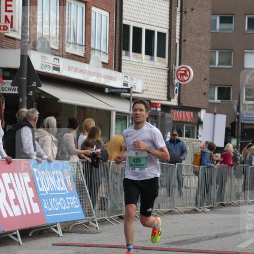 15.09.2024 - PSD Bank Halbmarathon Michael Strokosch http://msf.ph/oto/7084462 15.09.2024 11:22:34 Ziel 429, 432, 599, 641, 681, 685, 823, 824, 853, 1473 meine-sportfotos.de